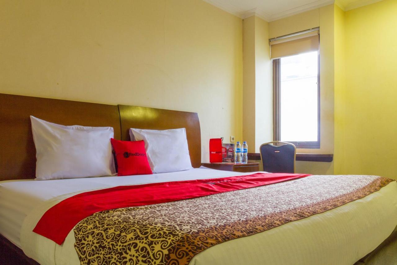 Hotel Reddoorz @ Paskal Hyper Square Bandung Exteriér fotografie